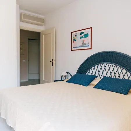 Carlotta Lido Aparthotel