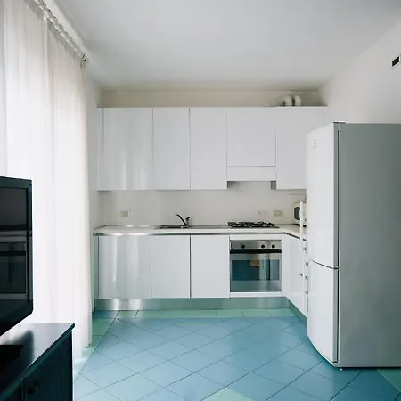 Carlotta Lido Aparthotel *