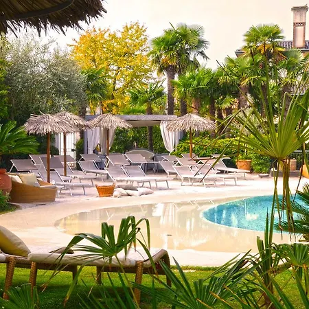 Carlotta Lido Aparthotel *