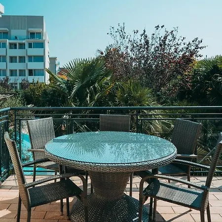 Carlotta Lido 4*