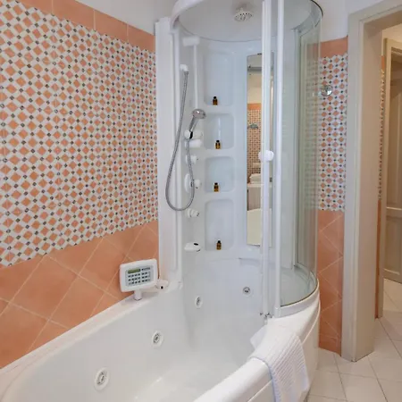 Carlotta Lido 4*